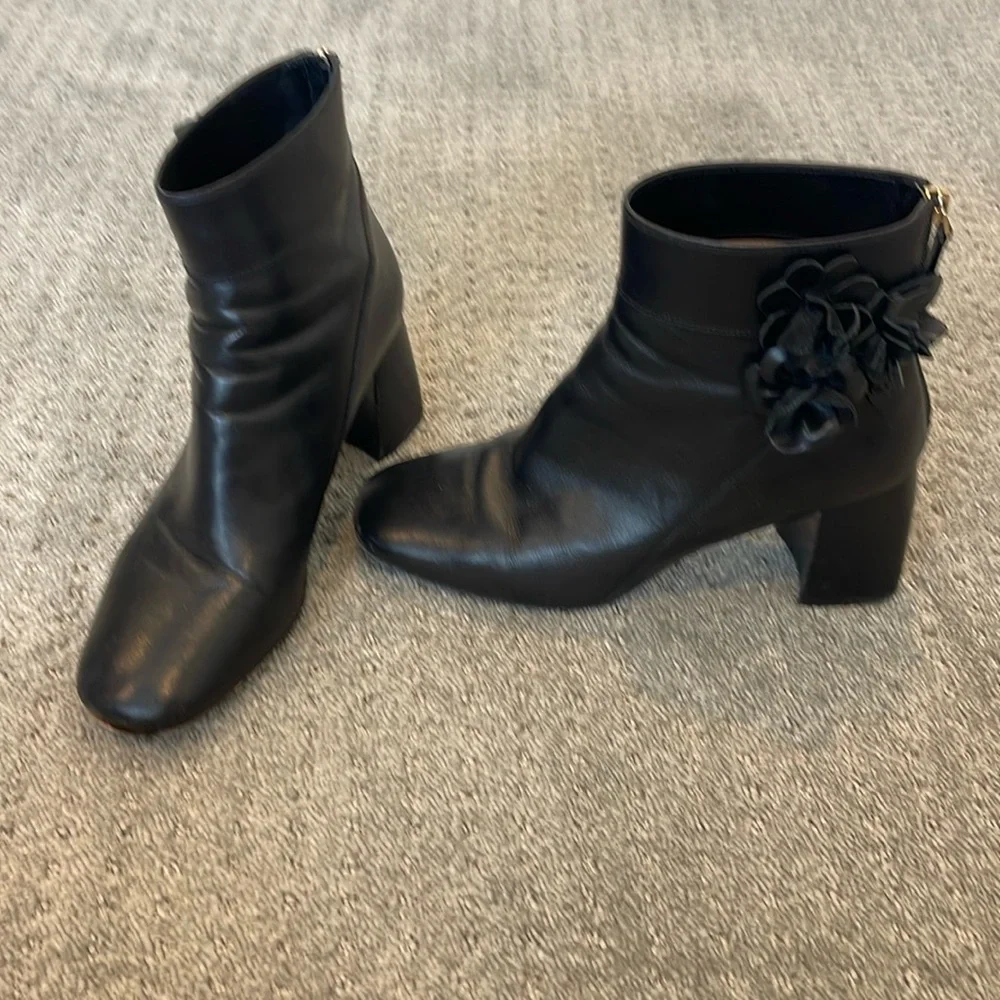 Tory Burch Blossom Boots Size 9 - Picture 1 of 4